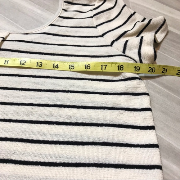 2 for $20 TORRID Scoop Neck Short Sleeve Button Front size 00 - Picture 4 of 10